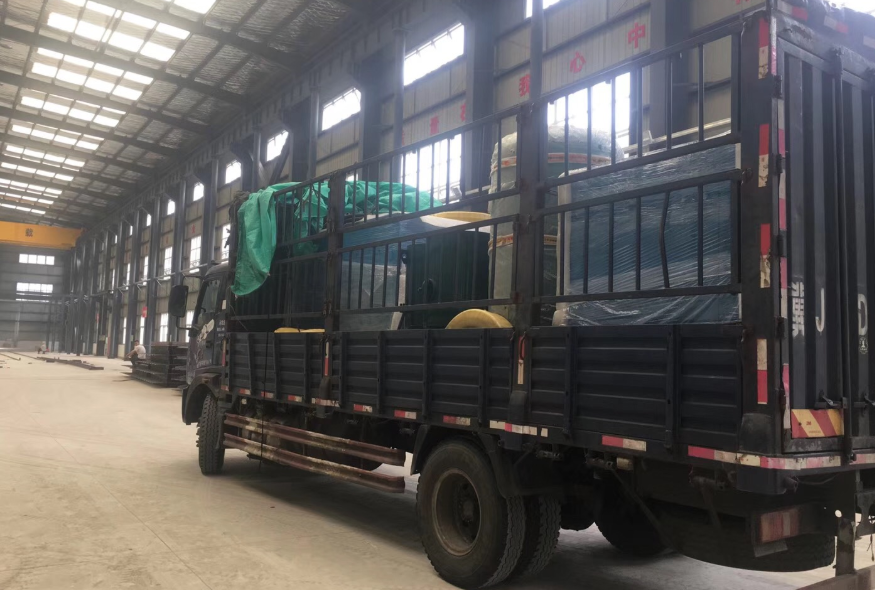 安徽某大型機械工廠(chǎng)訂購 兩套防腐除銹噴砂設備